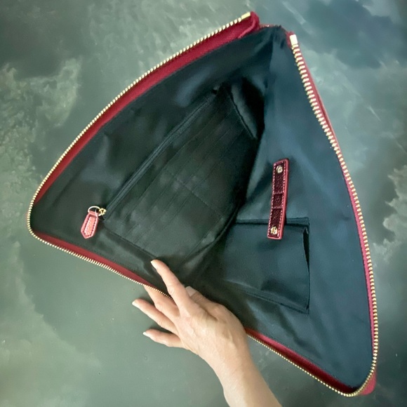 Urban Expressions Metallic Pouch SET - Picture 10 of 15